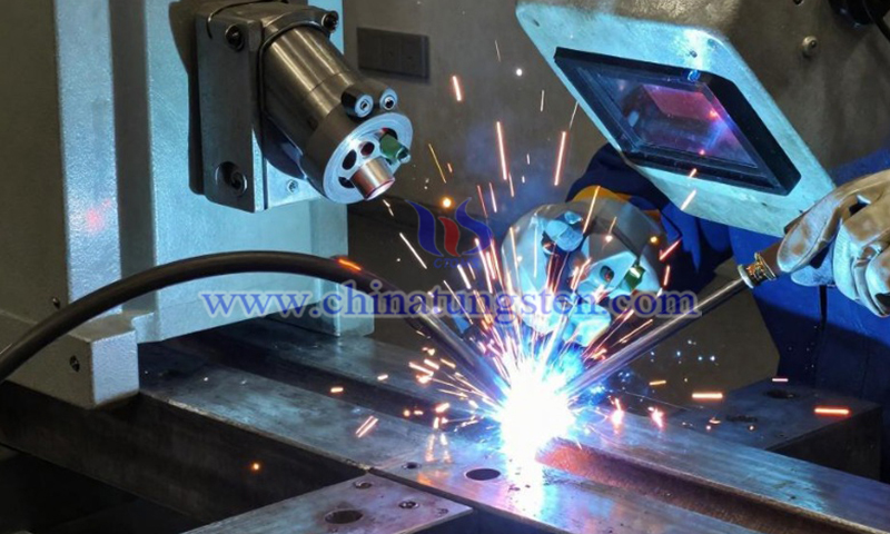 中钨智造钨针在电弧焊接中的应用图片